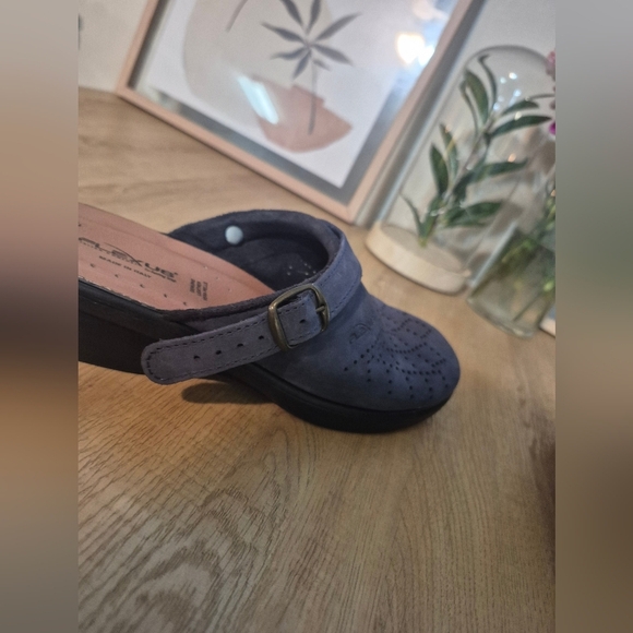 Women's Blue Flats with Buckle - Picture 6 of 6